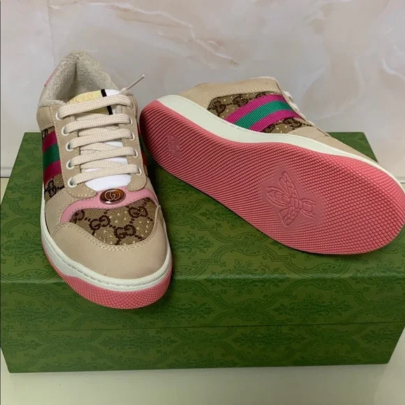 Gucci Beige Pink GG Canvas Low-Top Sneakers with Green-Red Web Stripe - Picture 3 of 4
